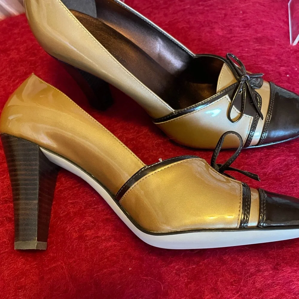 ANNE KLEIN AKSANDYA PATENT LEATHER LIGHT GOLD & BROWN WITH BOW SHOES HEELS SZ 9